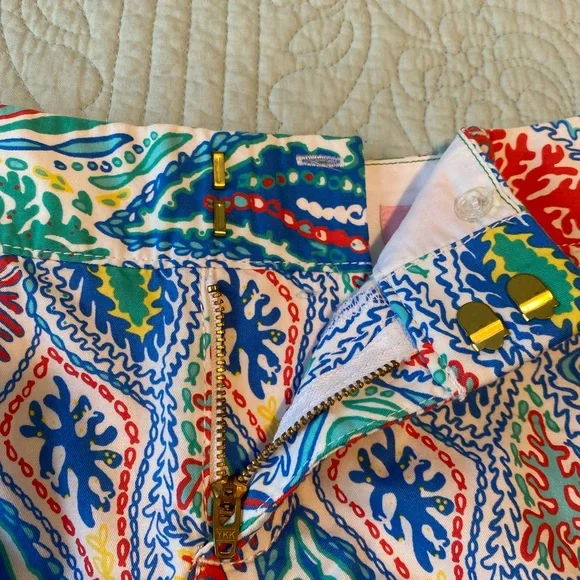 Lilly Pulitzer The Chipper Shorts Bermuda Size 0 Red & Blue Coral pattern Preppy - Picture 7 of 11